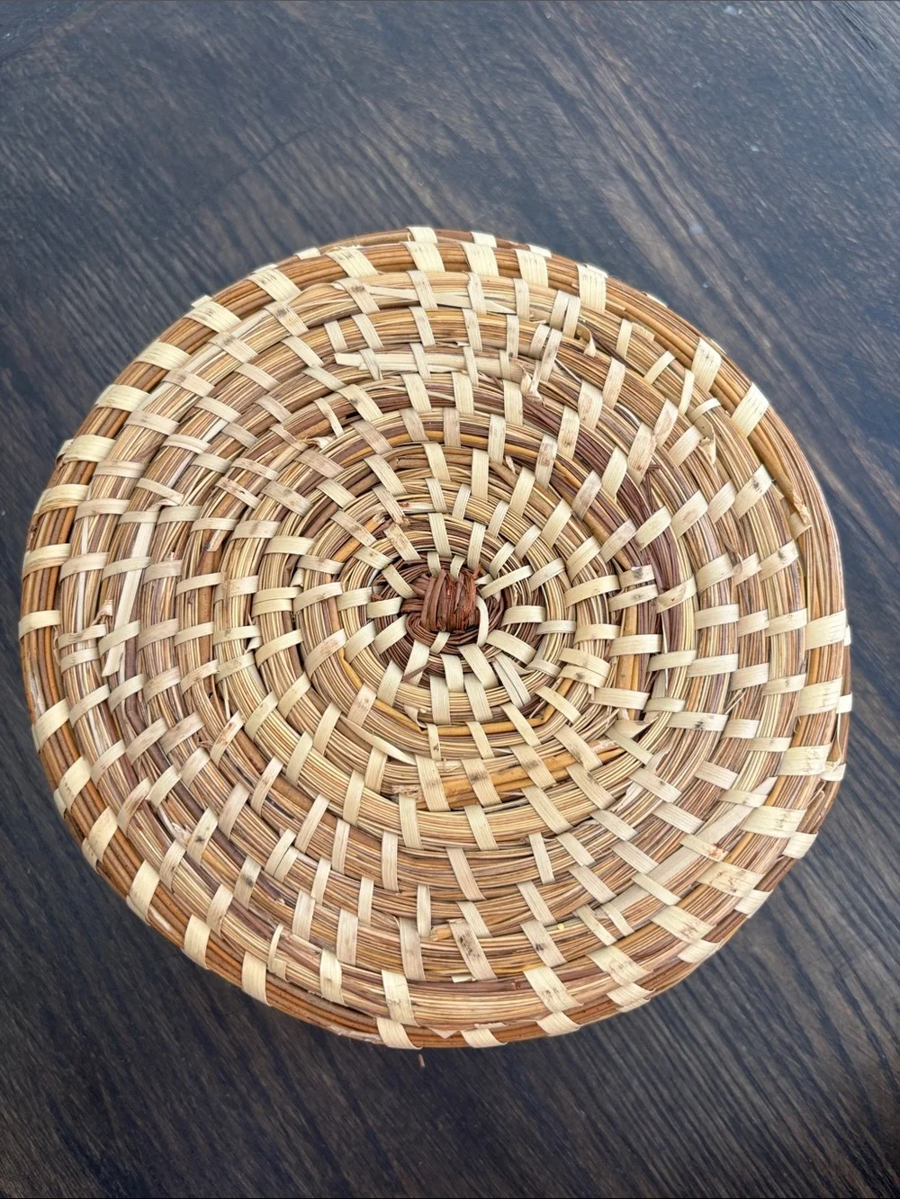 Sweetgrass handmade SC basket, round w/knots on the sides, 2 tone, 8” diameter